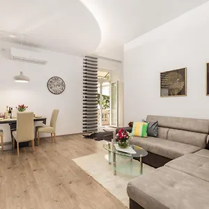 Quiet Center Appartamento